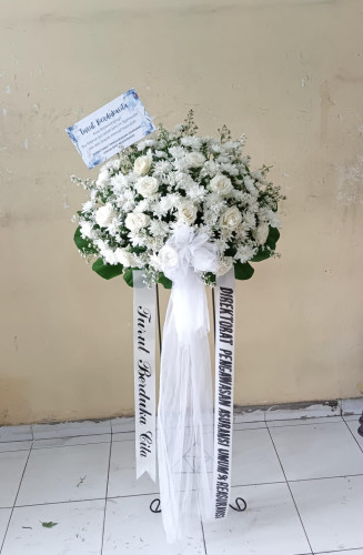 Standing Flower panjehang King Florist – Rangkaian Bunga Elegan untuk Berbagai Acara